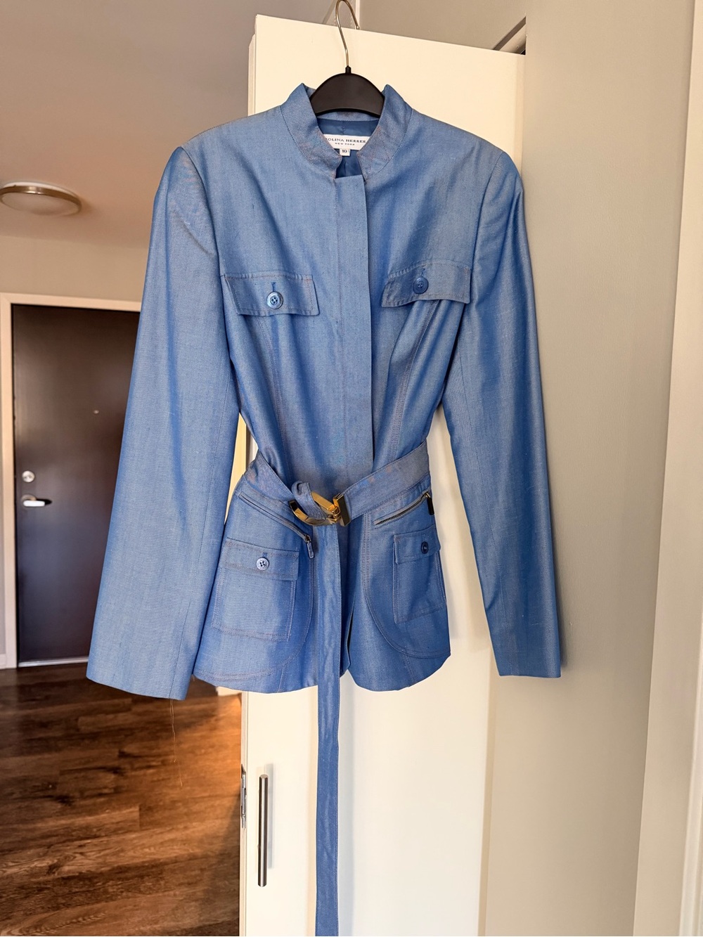 Carolina Herrera SZ 10 Light Blue Women's Belted Blazer Suit